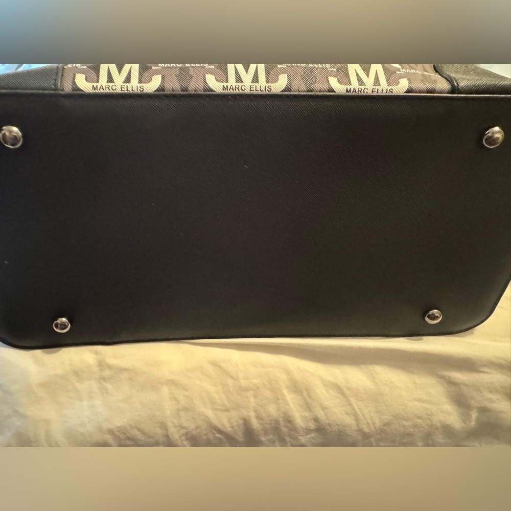NWOT Black and White Marc Ellis Logo Structured Large Purse with Shoulder Strap - Picture 4 of 9
